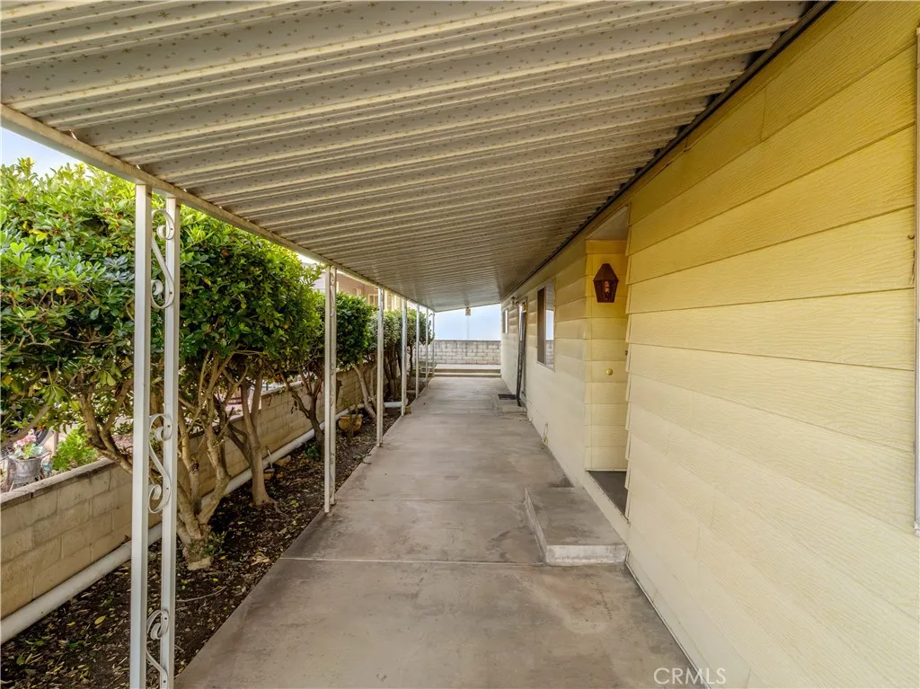 Corona, California 92882, United States, 3 Bedrooms Bedrooms, ,2 BathroomsBathrooms,Residential,Pending,250091