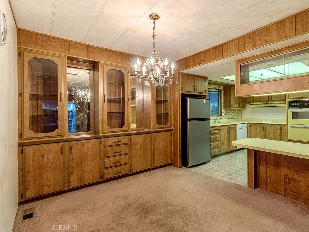 Corona, California 92882, United States, 3 Bedrooms Bedrooms, ,2 BathroomsBathrooms,Residential,Pending,250091