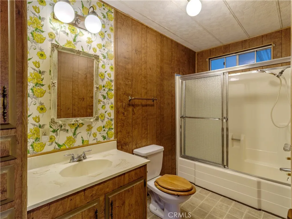 Corona, California 92882, United States, 3 Bedrooms Bedrooms, ,2 BathroomsBathrooms,Residential,Pending,250091