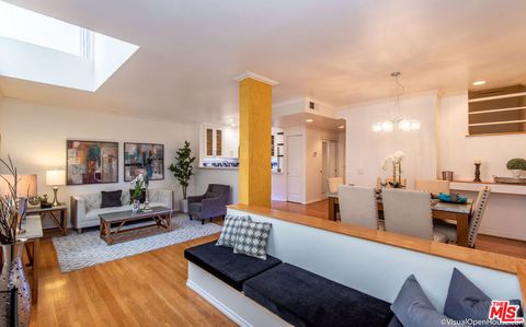 Photo of 514 S Barrington Ave #103, Los Angeles, CA 90049 (MLS # 26652219)