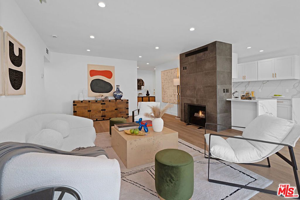 Photo of 1010 N Kings Road #218, West Hollywood, CA 90069 (MLS # 25592575)