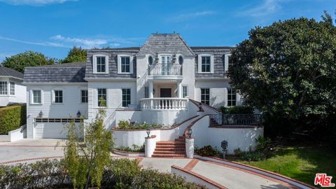 Photo of 436 Loring Avenue, Los Angeles, CA 90024 (MLS # 26657919)