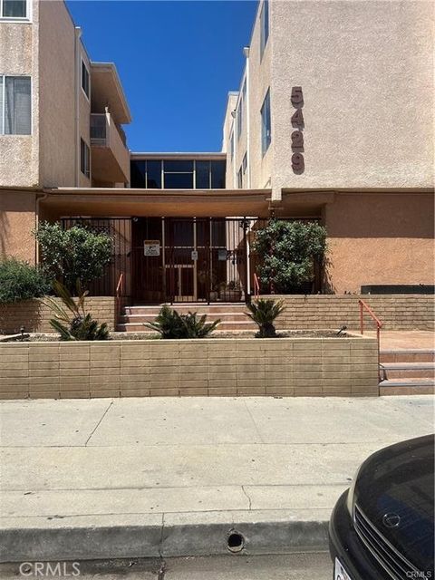Photo of 5429 Newcastle Avenue #206, Encino, CA 91316 (MLS # SR25190031)