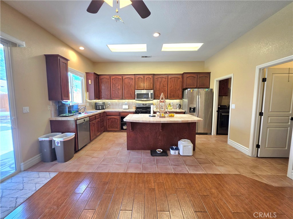 4312 W Harold