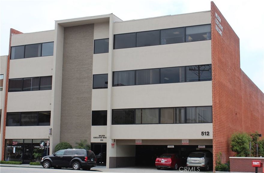 Great office suites available for lease in the Wilson Executive Building! The property is in the heart of the Glendale

business district across the street from Glendale Fashion Center with Ralphs and several major retail stores as well as

California Fish Grill, Rubio’s Coastal Grill, Panda Express, Jamba, and Habit Burger & Grill. It is also near Whole Foods

Market, Chipotle Mexican Grill, Raffi’s Place, Panda Inn, Coffee Bean & Tea Leaf, and The UPS Store. The property has

excellent access to the 134 and 2 freeways.