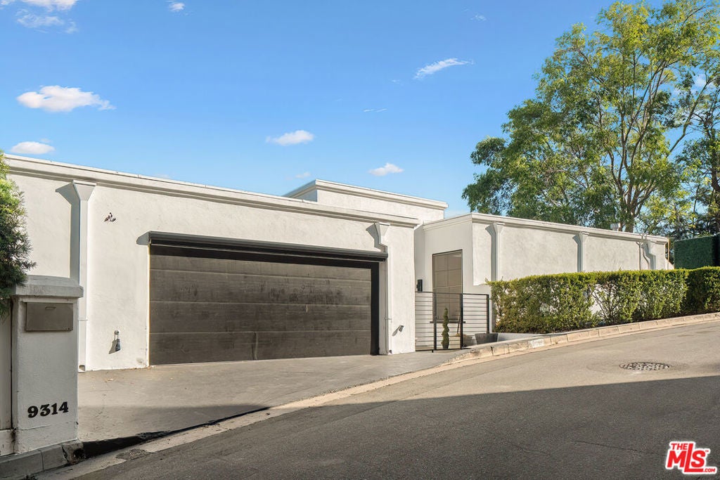 9314 Lloydcrest Drive