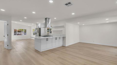 Photo of 499 Millpond Drive, San Jose, CA 95125 (MLS # ML82038275)