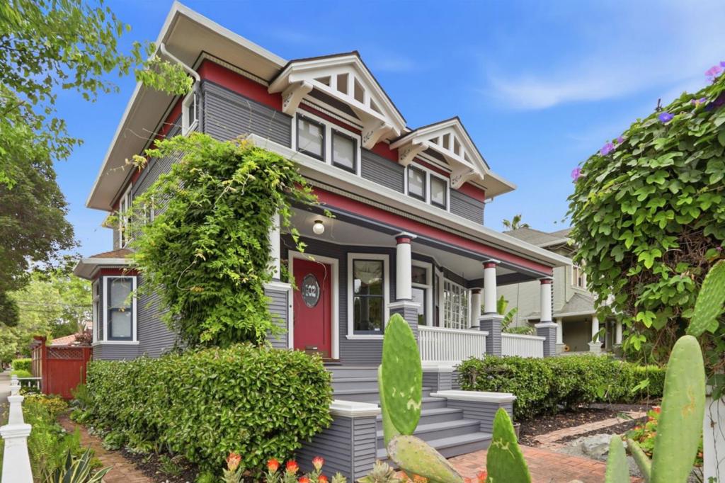 102 S 12th Street
