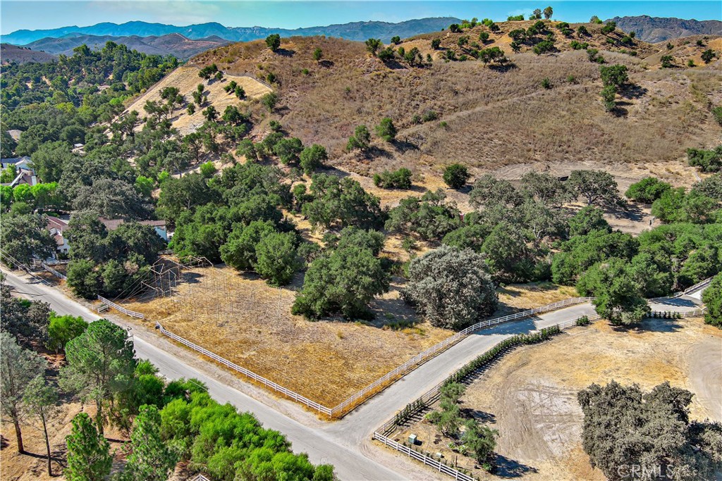 Old Agoura (850) - Land