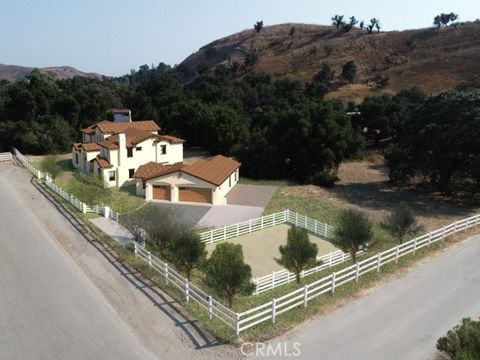 Photo of 6461 Chesebro Road, Agoura Hills, CA 91301 (MLS # SR25216691)