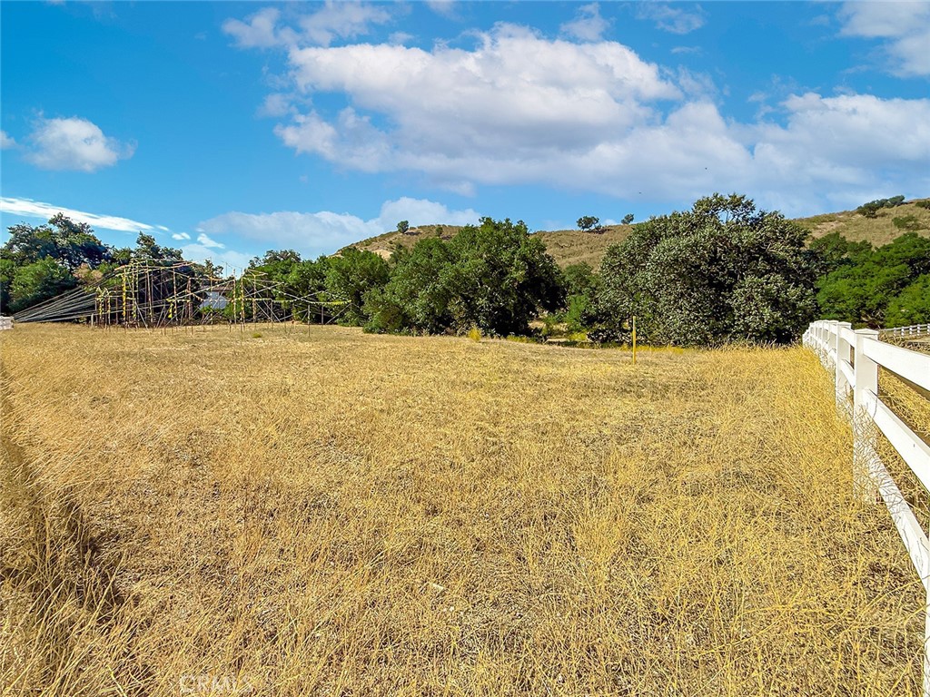 Old Agoura (850) - Land