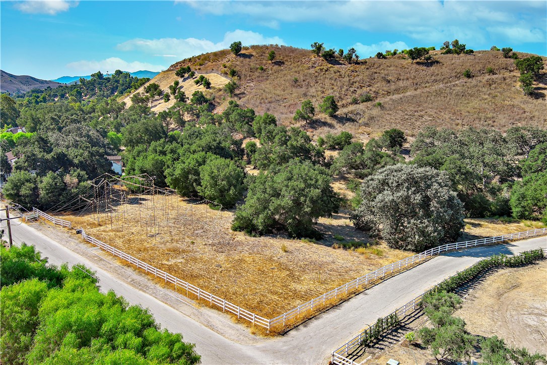 Old Agoura (850) - Land