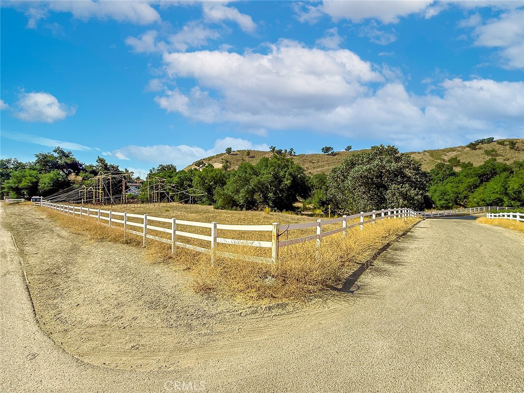 Old Agoura (850) - Land