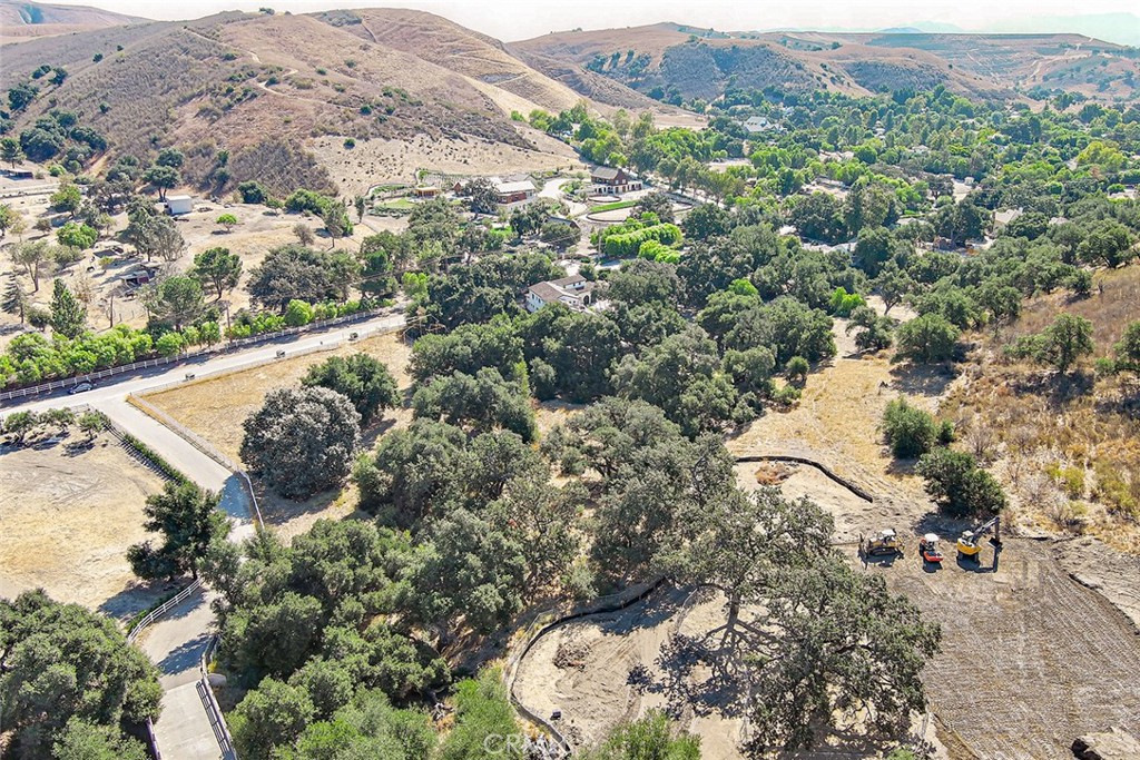 Old Agoura (850) - Land