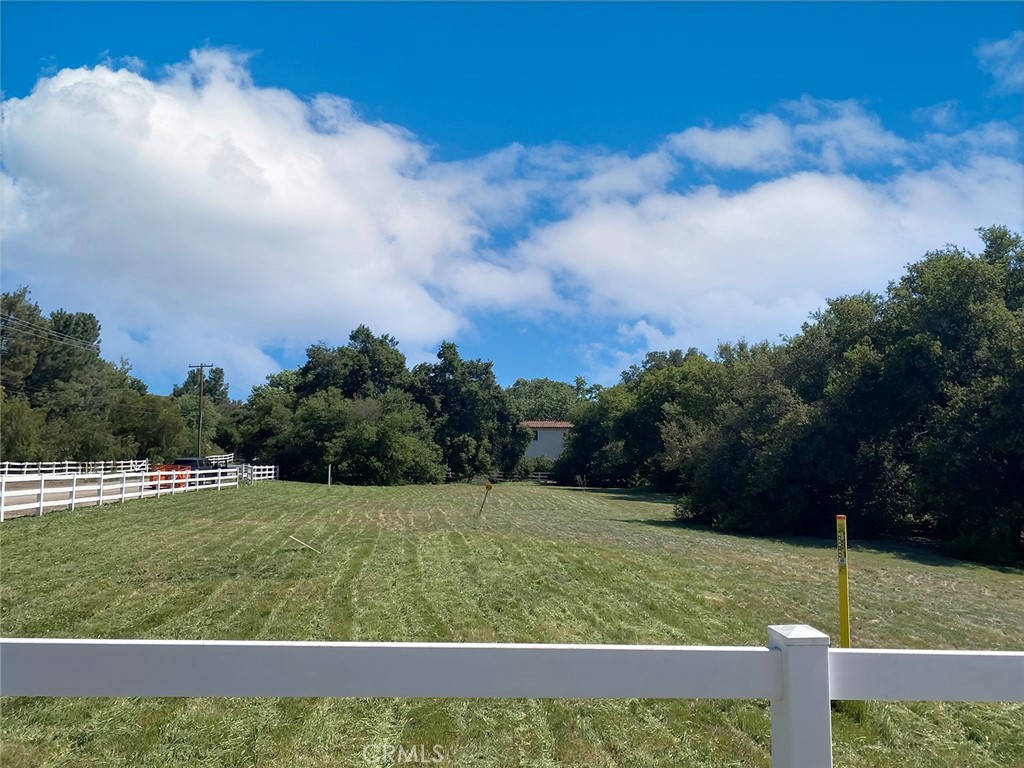 Old Agoura (850) - Land