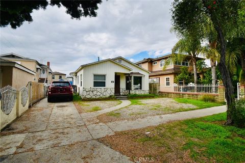 8995 Alexander Avenue South Gate CA 90280