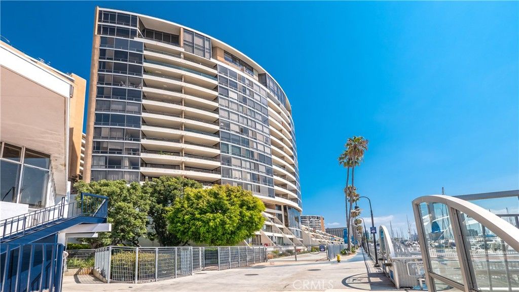 Photo of 4265 Marina City Drive Dr #811, Marina Del Rey, CA 90292 (MLS # DW26011703)