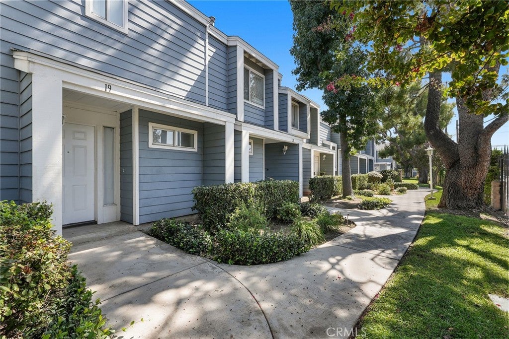 15735 Nordhoff Street 19