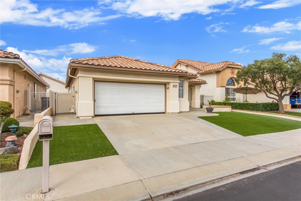 1619 Fairway Oaks Avenue