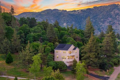 Photo of 2396 Cape Horn Ave Ave, Julian, CA 92036 (MLS # 250045334SD)