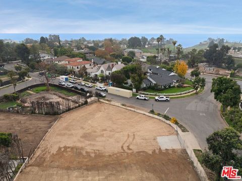 Photo of 604 El Cerco Place, Pacific Palisades, CA 90272 (MLS # 25618703)