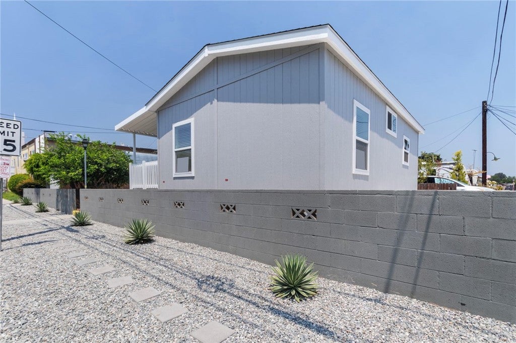 2548 Peck Road 27