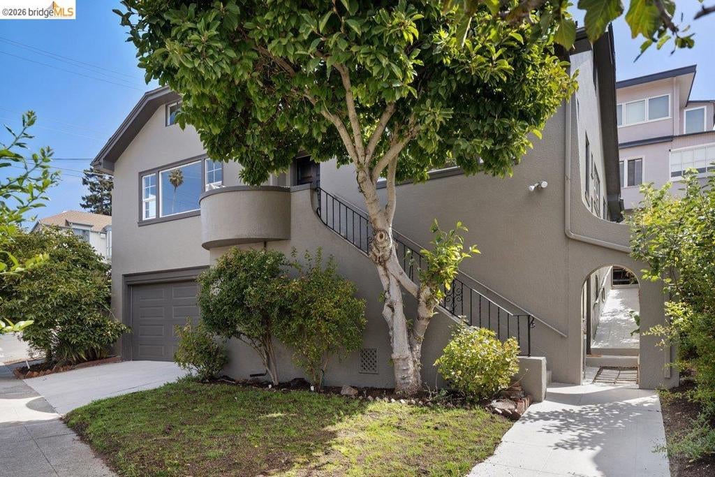 548 Wesley Ave