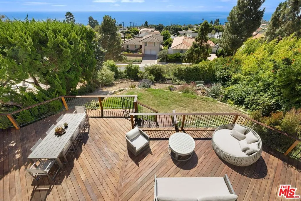 Rancho Palos Verdes, California 90275, United States, 4 Bedrooms Bedrooms, ,5 BathroomsBathrooms,Residential,Active,180231