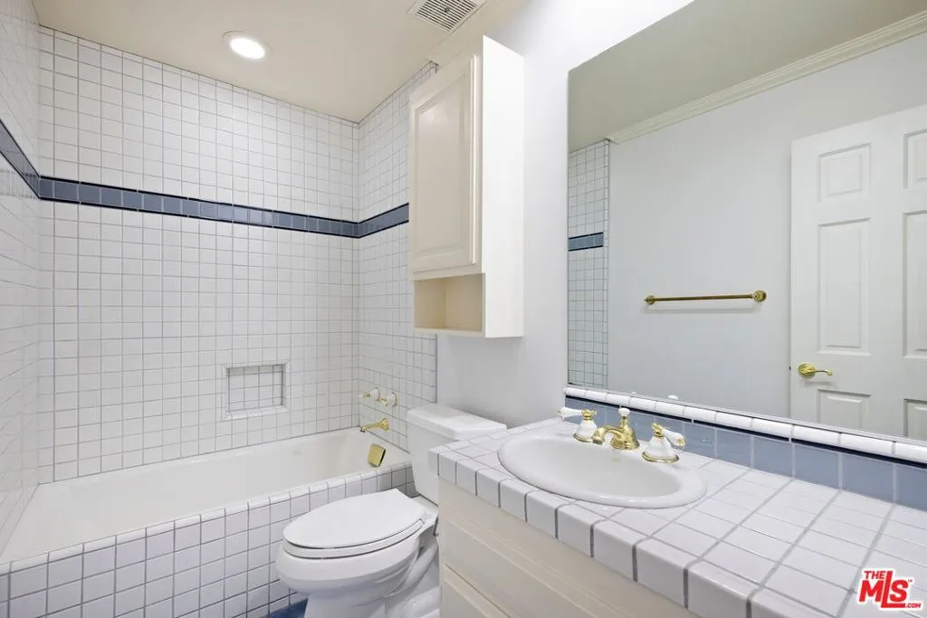 Rancho Palos Verdes, California 90275, United States, 4 Bedrooms Bedrooms, ,5 BathroomsBathrooms,Residential,Active,180231