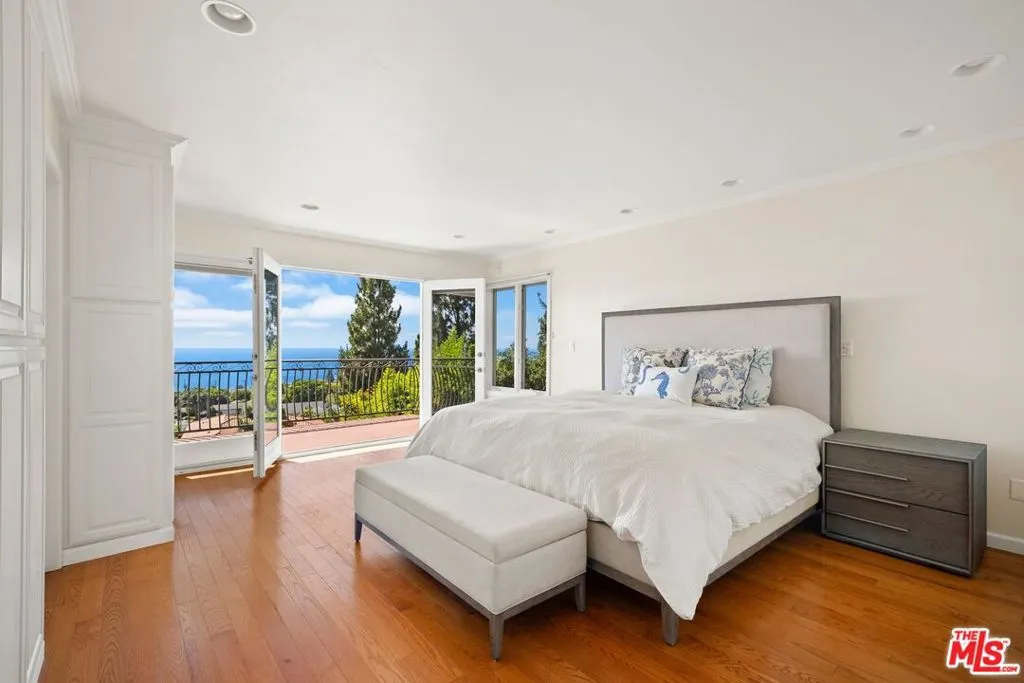 Rancho Palos Verdes, California 90275, United States, 4 Bedrooms Bedrooms, ,5 BathroomsBathrooms,Residential,Active,180231