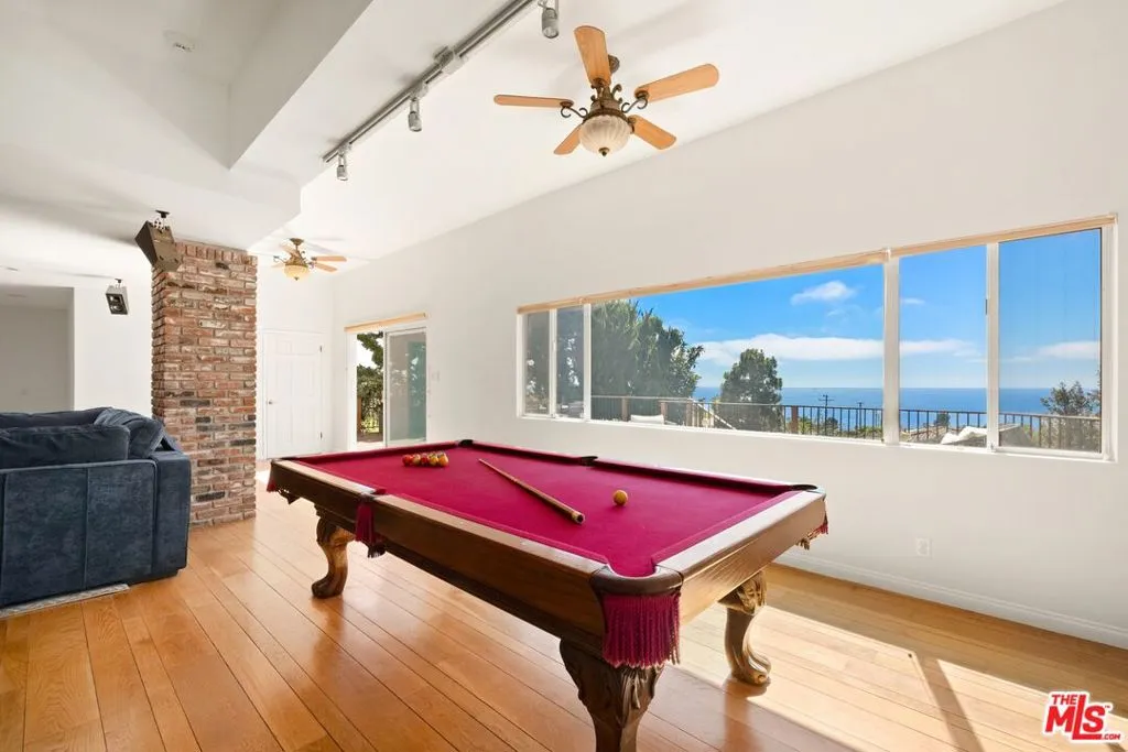 Rancho Palos Verdes, California 90275, United States, 4 Bedrooms Bedrooms, ,5 BathroomsBathrooms,Residential,Active,180231