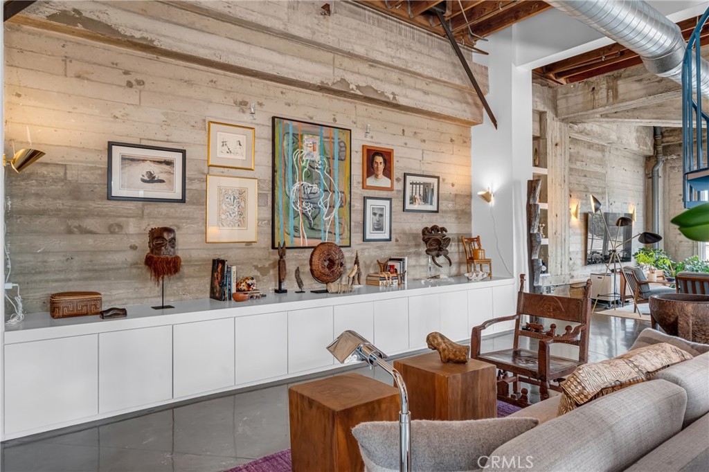 1100 E 3rd Street 201