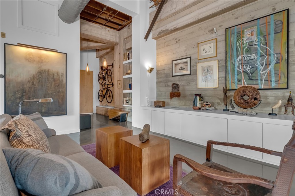 1100 E 3rd Street 201