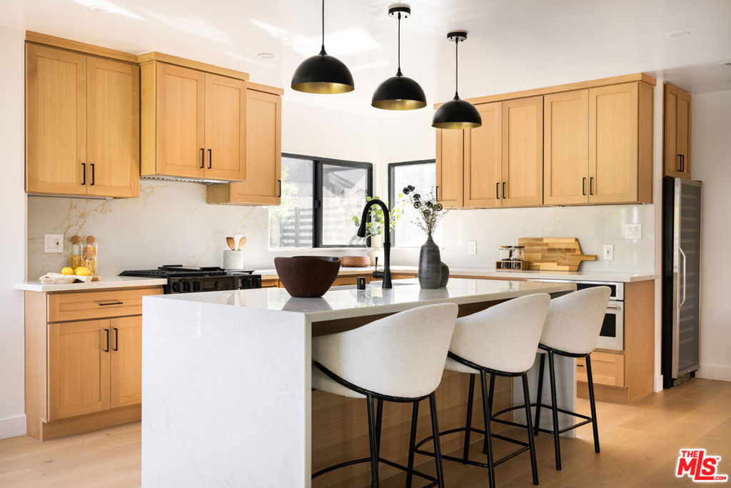 3744 Vineland Avenue