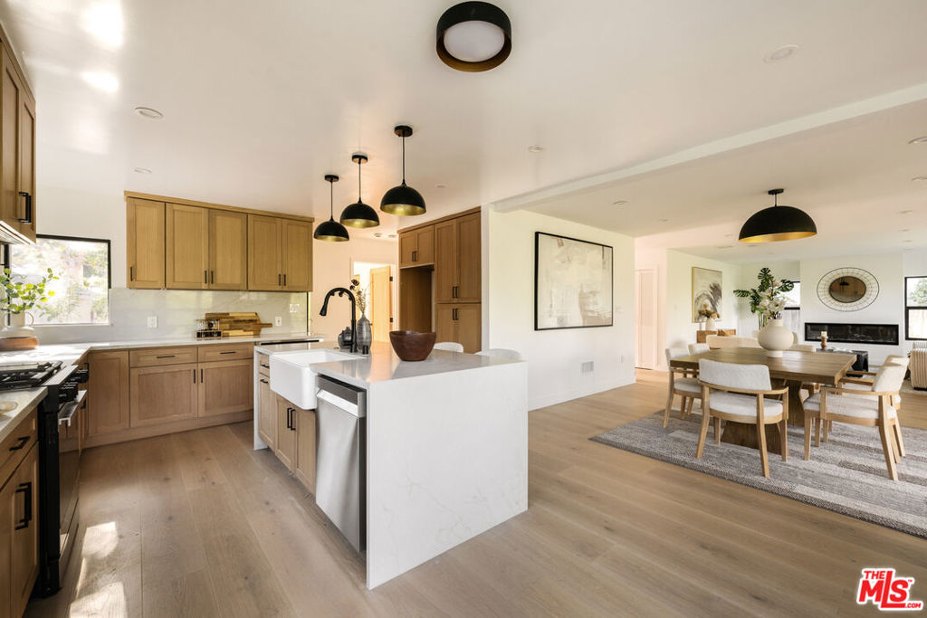 3744 Vineland Avenue