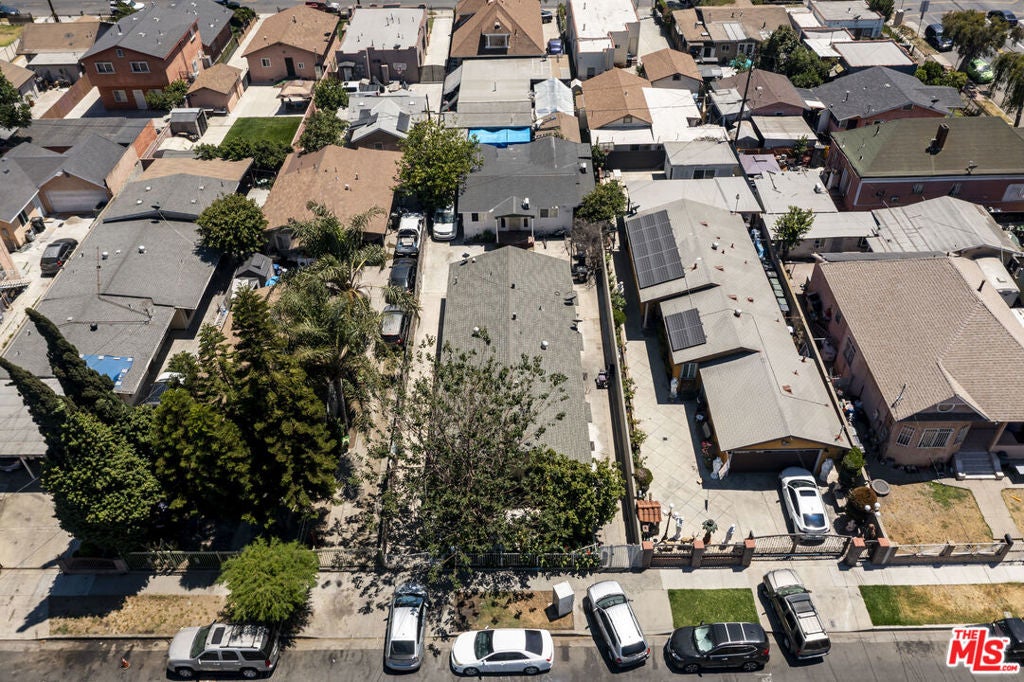 1318 E 59th Place