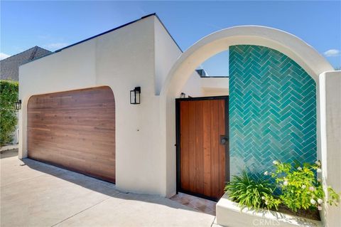 Photo of 4171 Holly Knoll Drive, Los Angeles, CA 90027 (MLS # PF26030993)