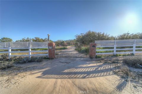 Photo of 57775 Bailey Rd, Anza, CA 92539 (MLS # SW26026158)