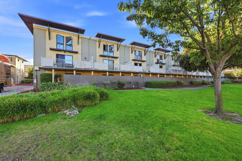 5101 Admiralty Lane