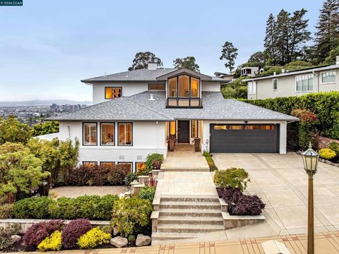 Photo of 6841 Estates Dr Dr, Oakland, CA 94611 (MLS # 41132851)