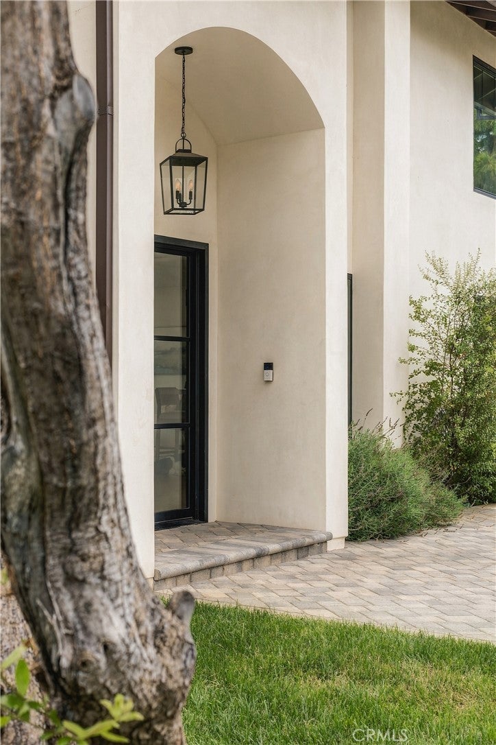 Properties 1 4335 Chaumont Road