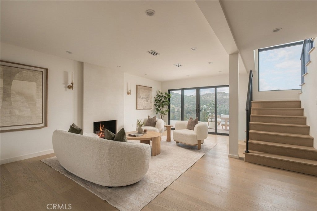 Properties 2 4335 Chaumont Road