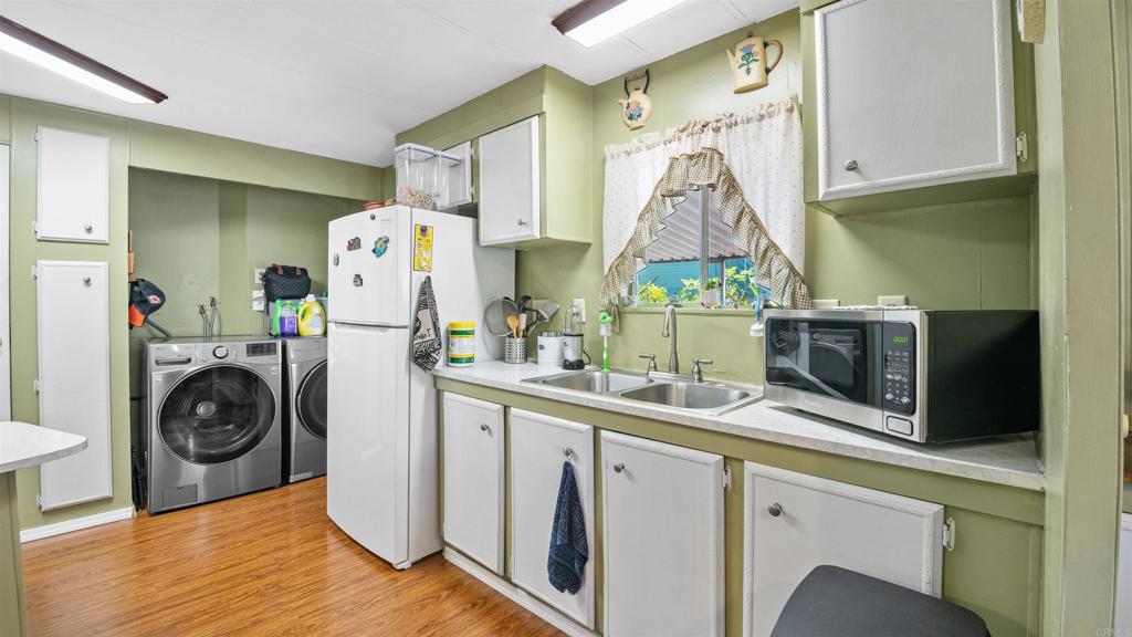 2700 E Valley Parkway 315