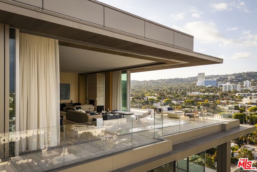 8899 Beverly Boulevard PHE