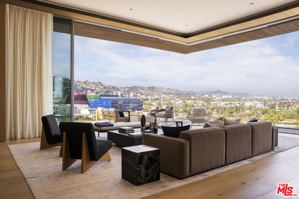8899 Beverly Boulevard PHE
