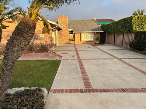 Photo of 416 Aliso Avenue, Newport Beach, CA 92663 (MLS # OC26115257)
