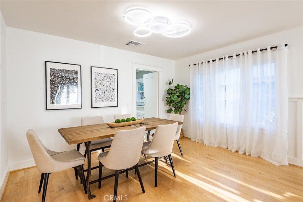 2256 Pelham