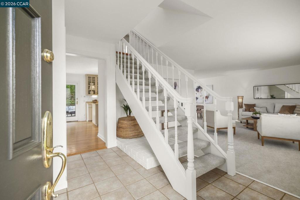 425 Roanoke Dr