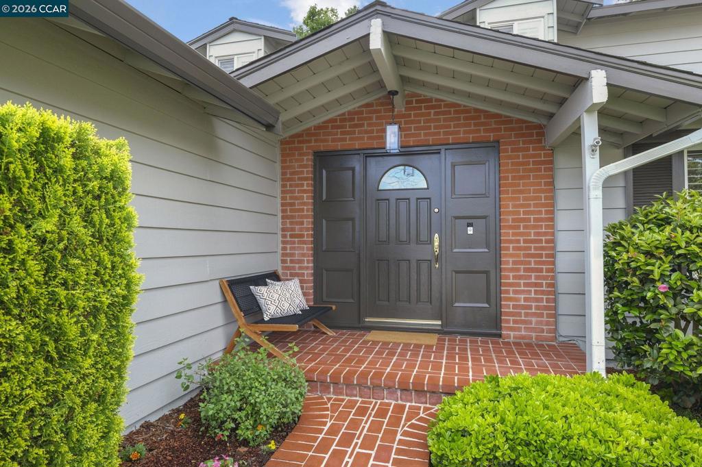 425 Roanoke Dr