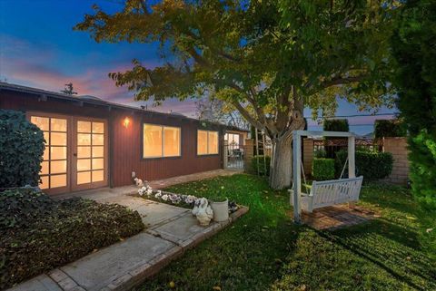 Photo of 58748 Natoma Trail, Yucca Valley, CA 92284 (MLS # 219146420DA)